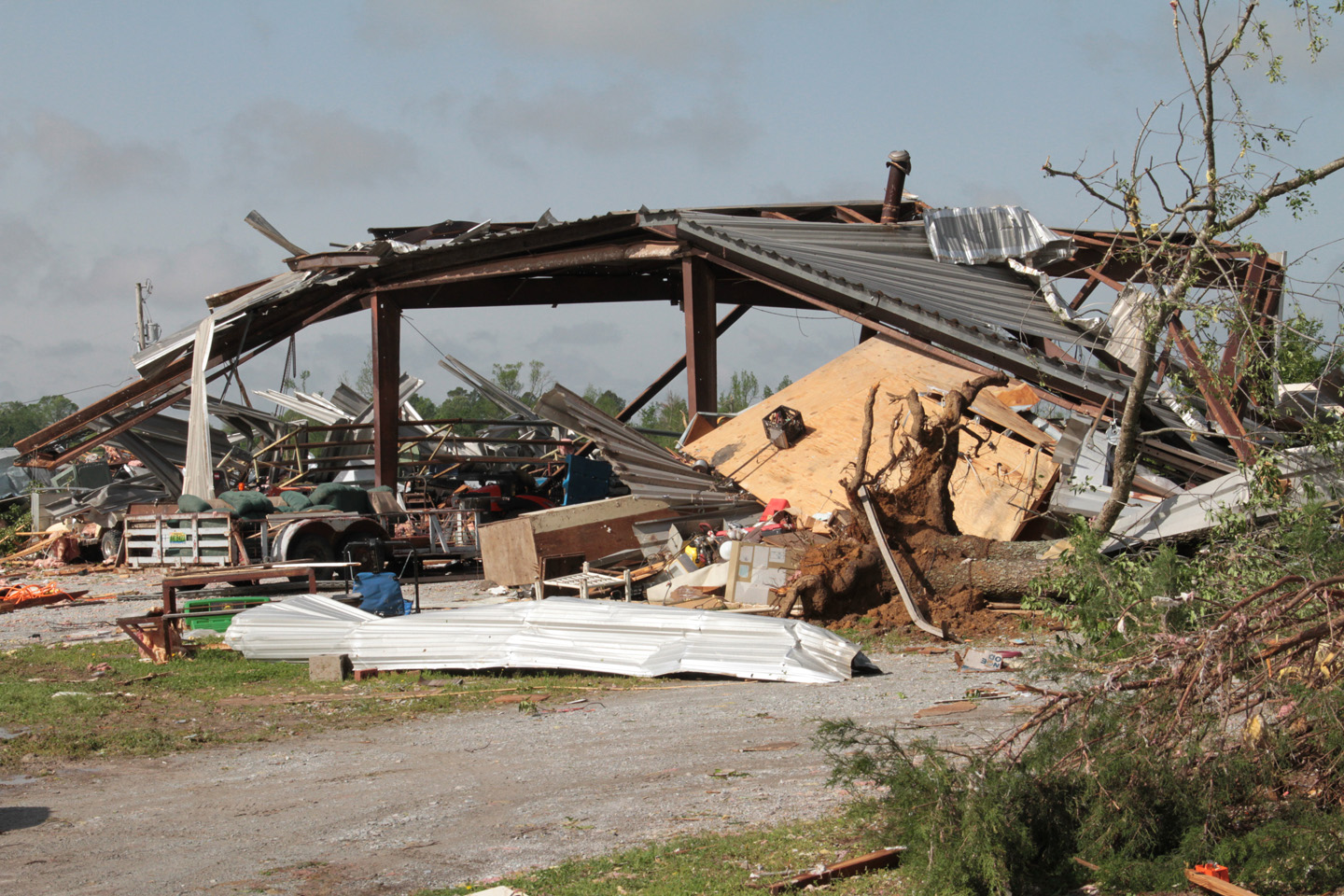 Limestone County Tornadoes – Emergency crews out in full force – PHOTOS