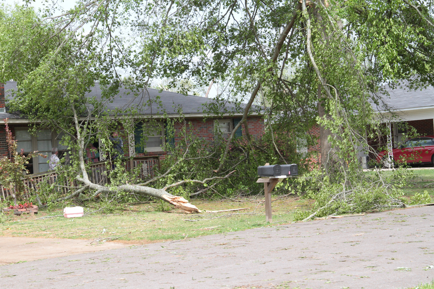 Limestone County Tornadoes – Emergency crews out in full force – PHOTOS