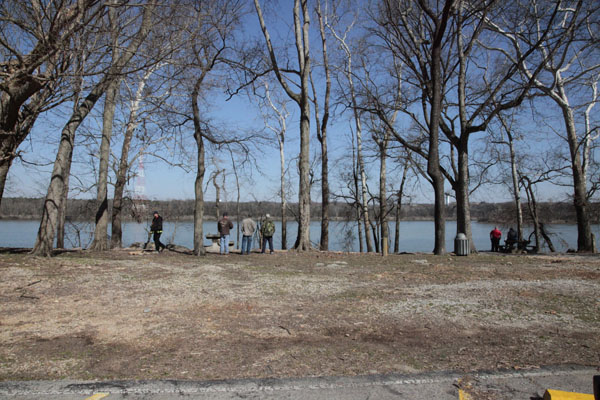 Recovery efforts underway for missing fishermen 160305_4921