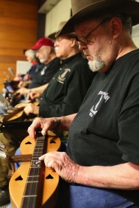 Dulcimer for April (1)