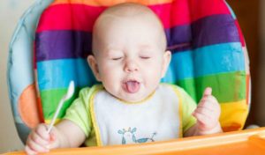 feeding-baby-solids