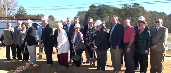 Governor Ivey Makes Second Stop On Broadband Tour Breaks Ground Signaling Digital 